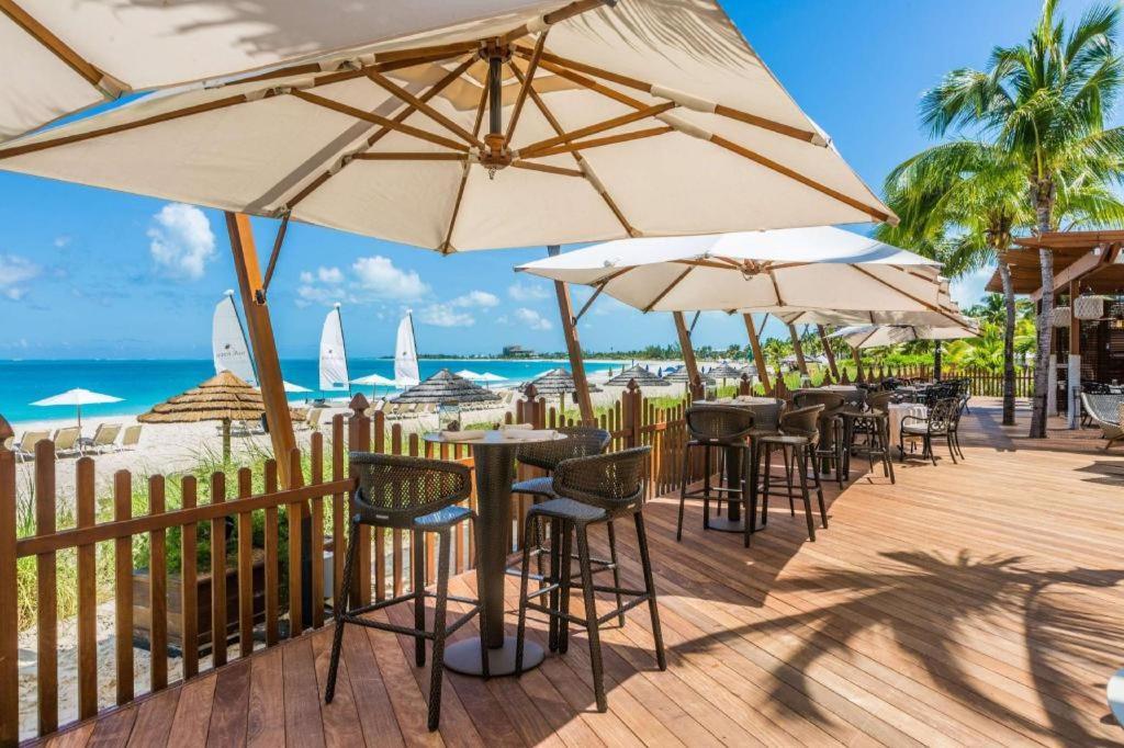 Seven Stars Resort & Spa Грейс Бей Екстериор снимка