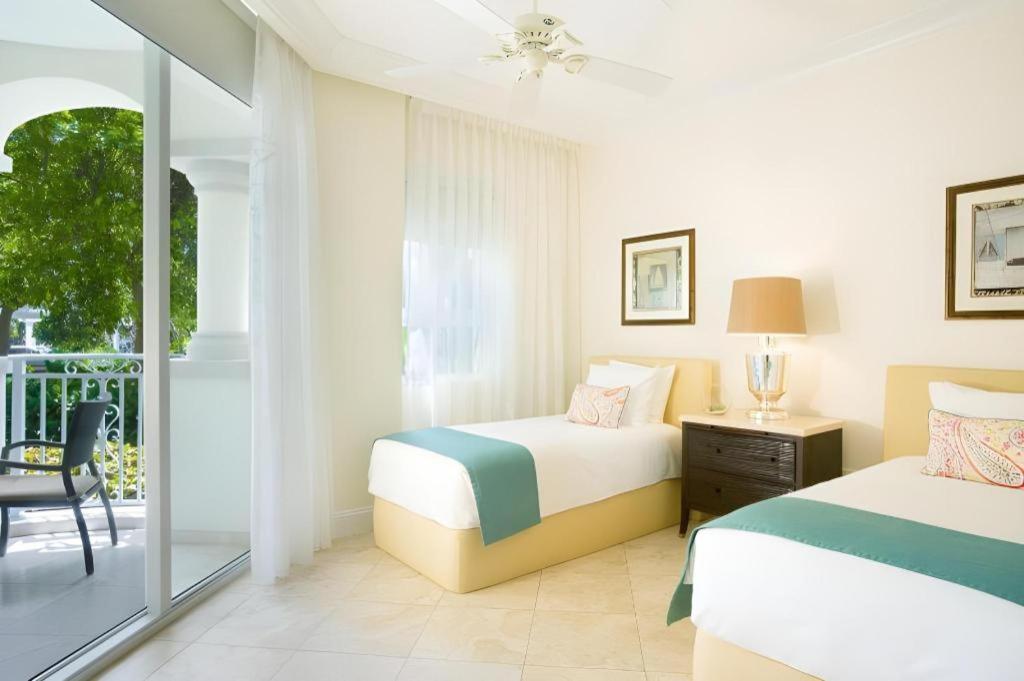 Seven Stars Resort & Spa Грейс Бей Екстериор снимка