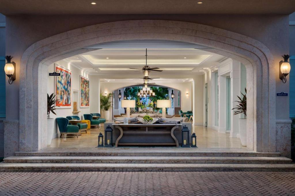 Seven Stars Resort & Spa Грейс Бей Екстериор снимка