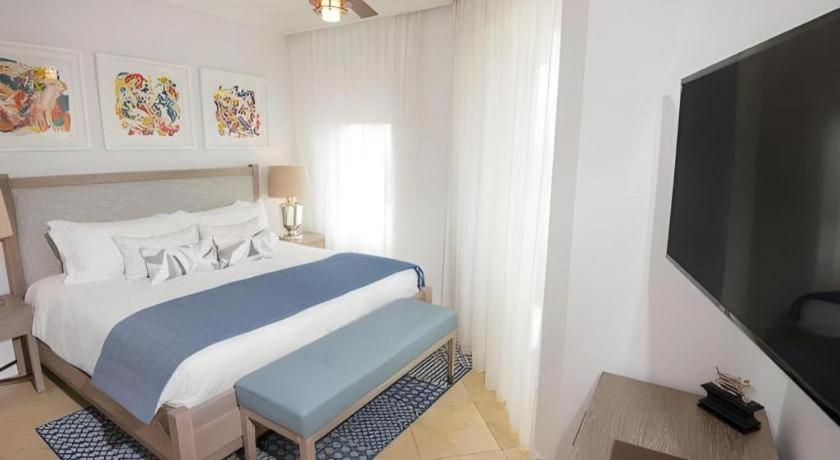 Seven Stars Resort & Spa Грейс Бей Екстериор снимка