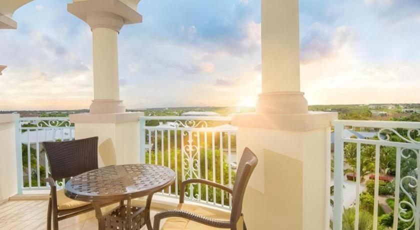 Seven Stars Resort & Spa Грейс Бей Екстериор снимка