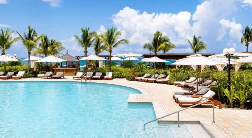 Seven Stars Resort & Spa Грейс Бей Екстериор снимка