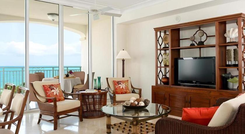Seven Stars Resort & Spa Грейс Бей Екстериор снимка